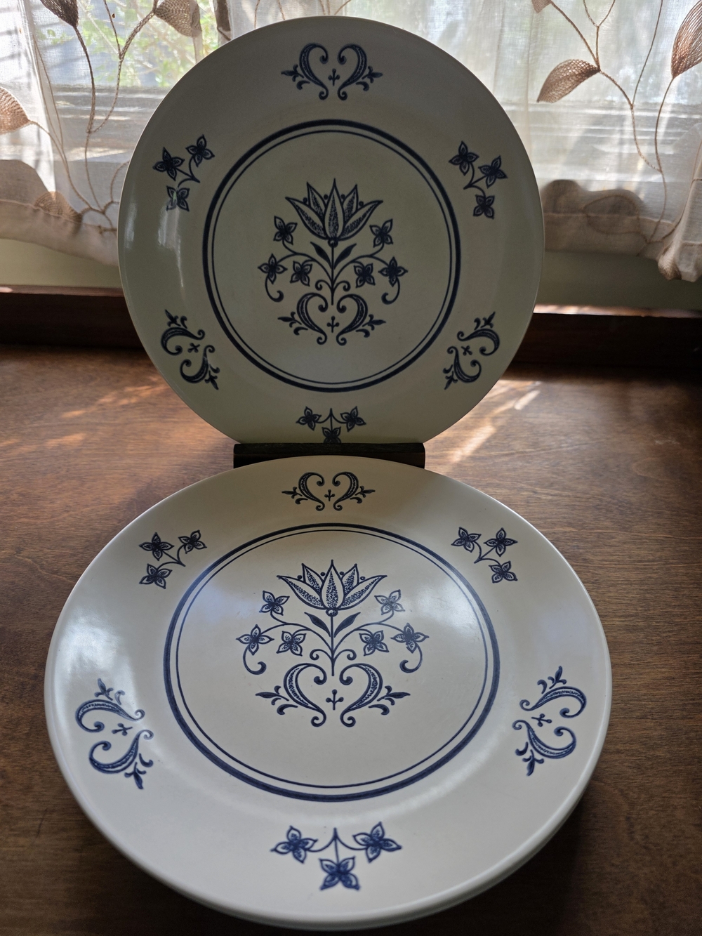 Classic Blue Floral Stoneware Dinner Plate - Sheffield Provincial